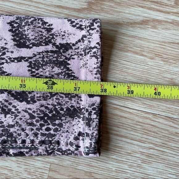 NWT BDG Urban Outfitters Pink Snakeskin Print High-Rise Skinny Jeans - Picture 8 of 10